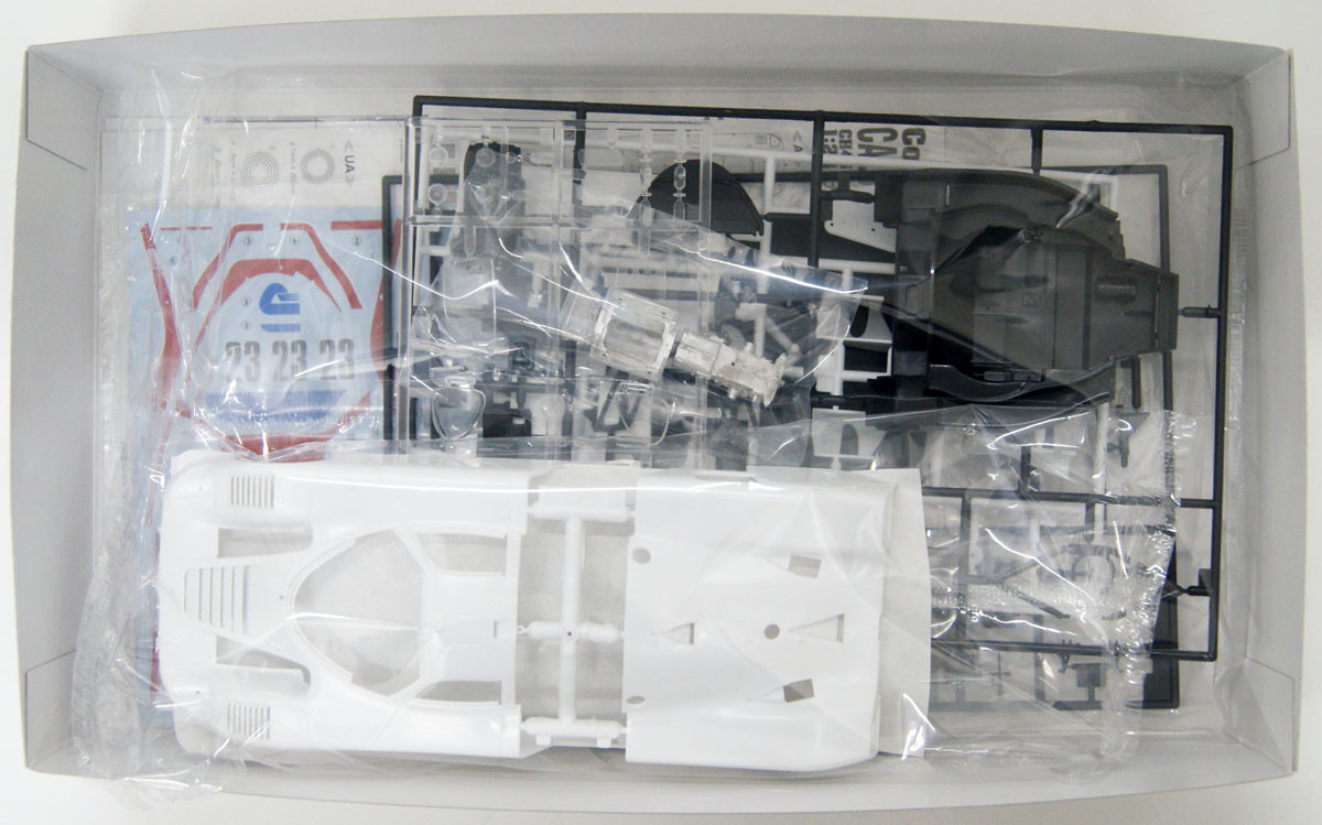 1/24 Calsonic Nissan R89C 'Super Detailed'