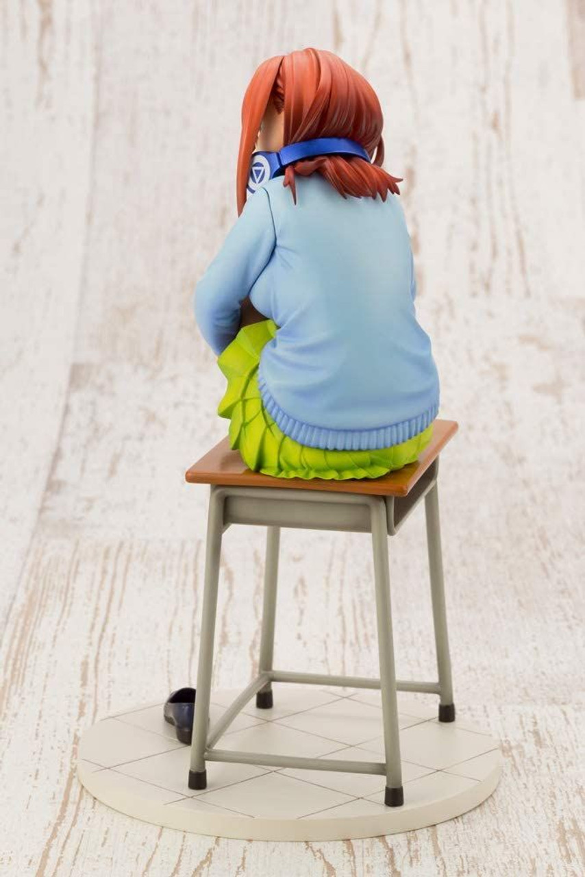 Miku Nakano 1/8 Figure (The Quintessential Quintuplets)