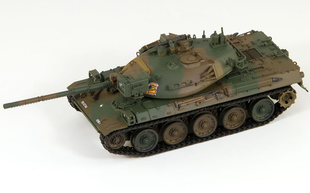 1/72 JGSDF Type 74 Main Battle Tank w/Etching Parts Plastic