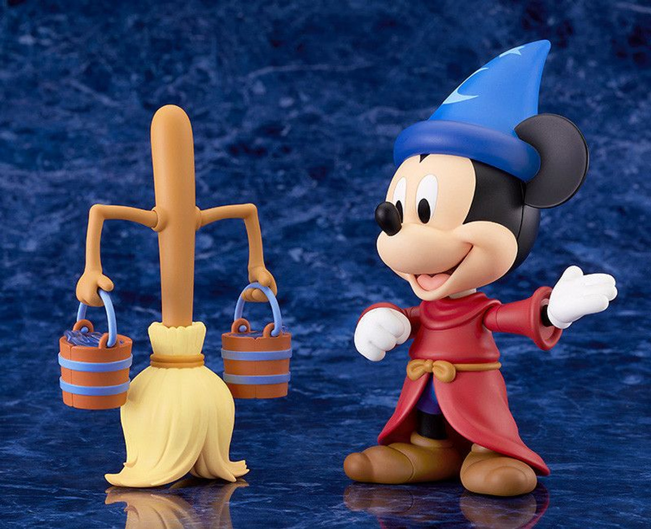 Fantasia Mickey Mouse フィギュア Amazon.com: Good Smile Company Fantasia: Mickey Mouse
