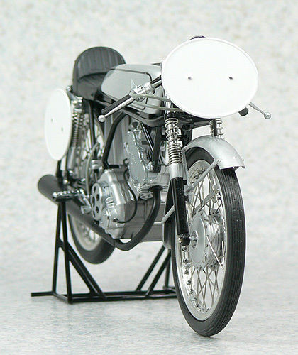 特価 EBBRO 1/10 ホンダ CR110 CUB RACING BLACK 特価 EBBRO 1/10 ホンダ CR110 CUB RACING BLACK CR110 【公式通販】