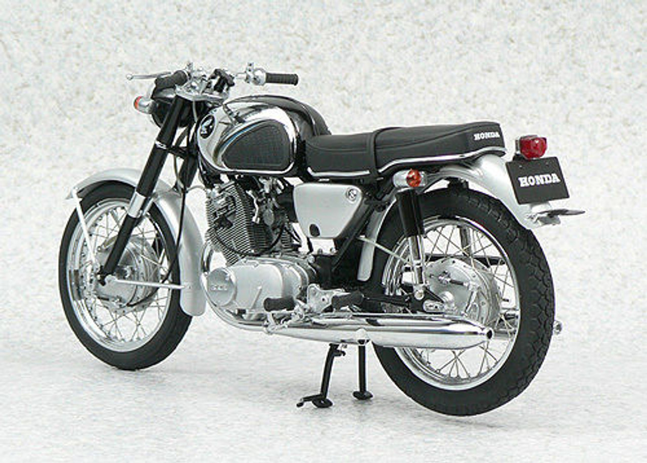 Ebbro 10013 Honda CB72 1960 1/10 Scale