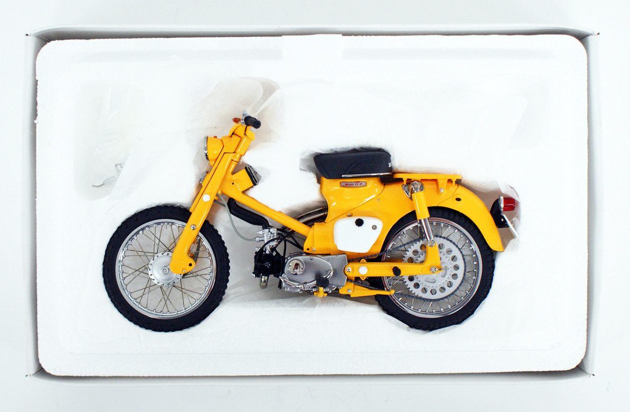 Ebbro 10025 Honda Hunter Cub CT100 (Yellow) 1/10 Scale