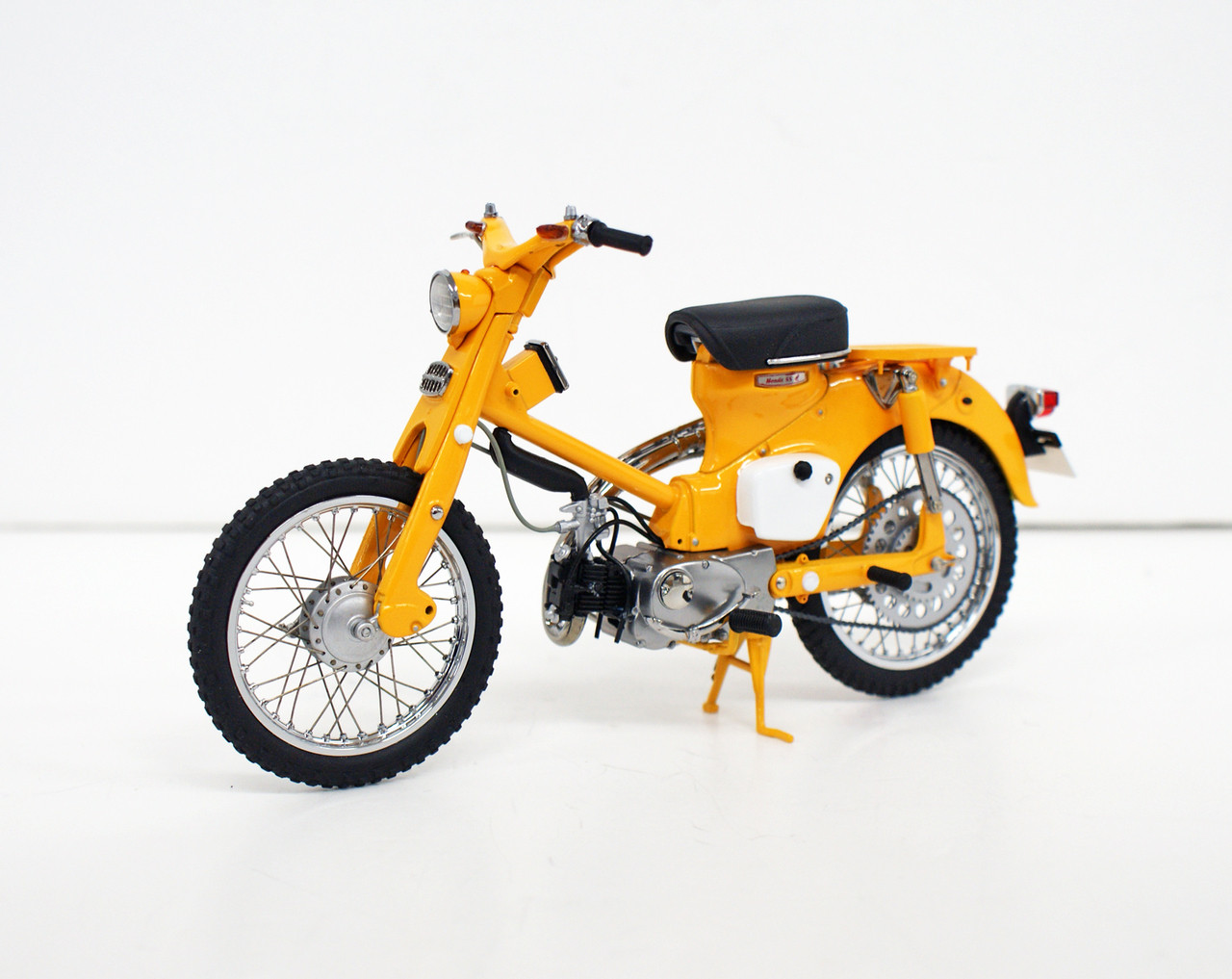 Ebbro 10025 Honda Hunter Cub CT100 (Yellow) 1/10 Scale - Plaza Japan