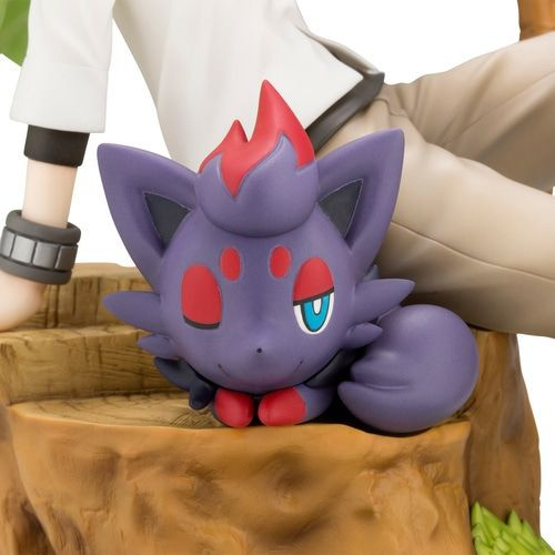 Pokemon Center Original N & Zorua Figure