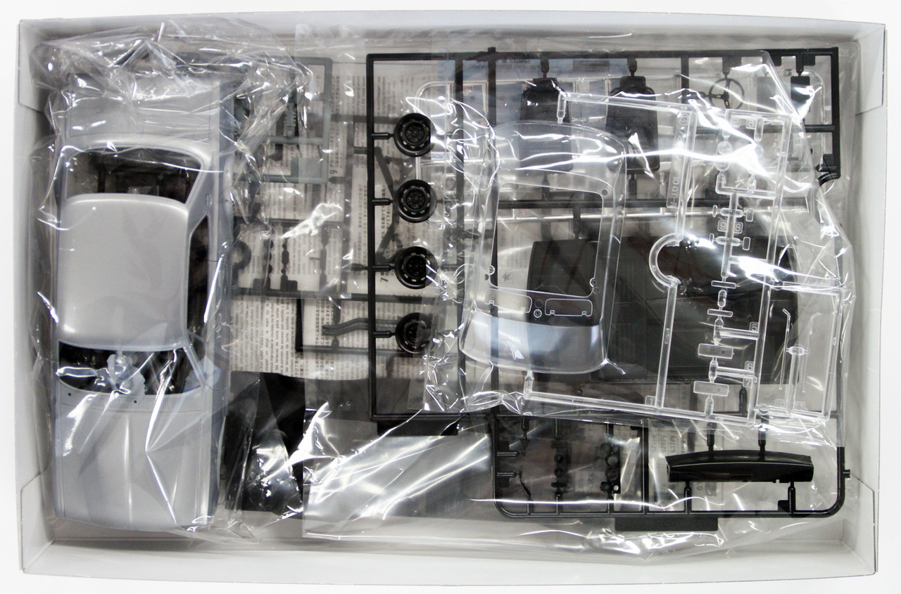 Fujimi ID-33 Nissan Skyline GT-R (KPGC10) 2 Door 1971 1/24 Scale