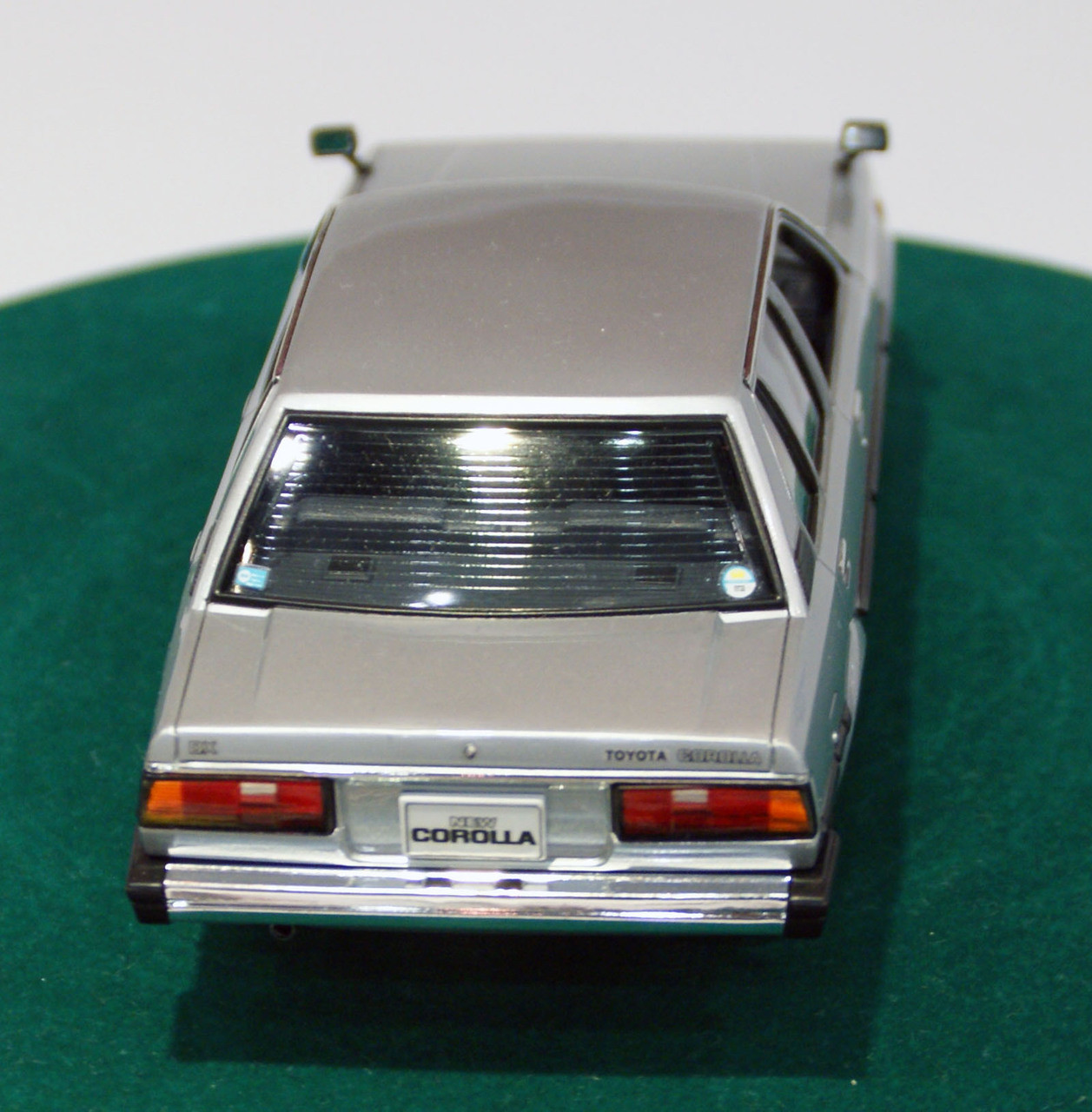 Aoshima 22283 E70 Toyota Corolla DX Sedan Late Version 1/24 Scale