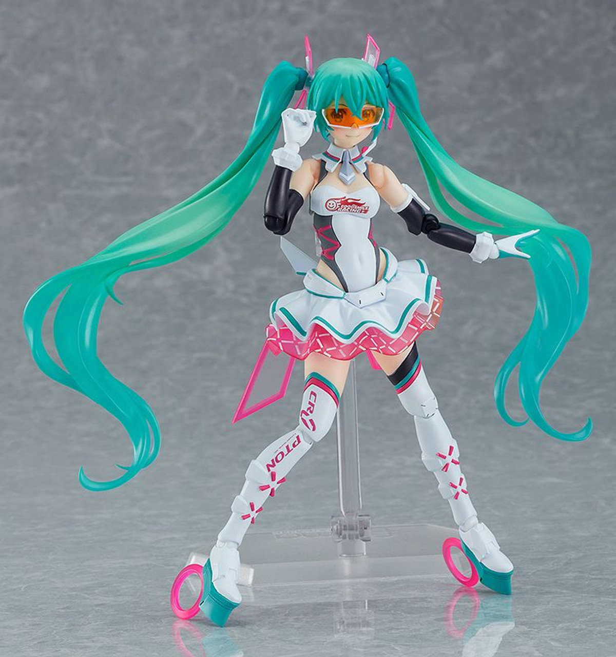 figma レーシングミク2011〜2017 7体セット s-l400.jpg