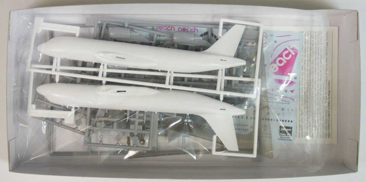 1/200 Peach Airbus A320 Plastic Model
