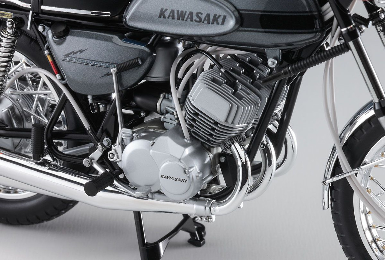 1/12 Kawasaki 500-SS / Mach III (H1) Plastic Model