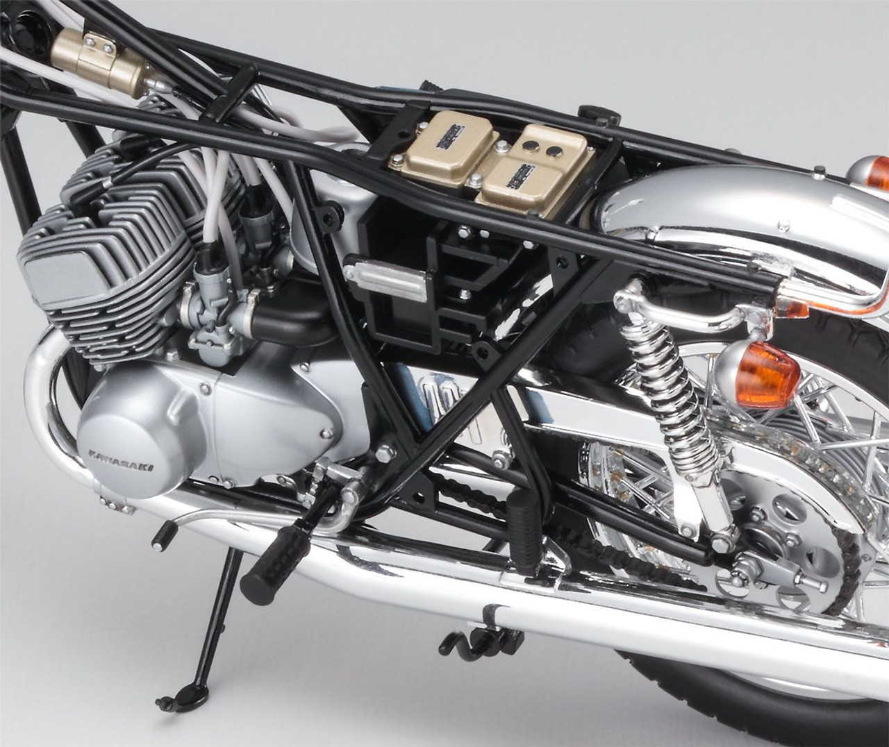 1/12 Kawasaki 500-SS / Mach III (H1) Plastic Model