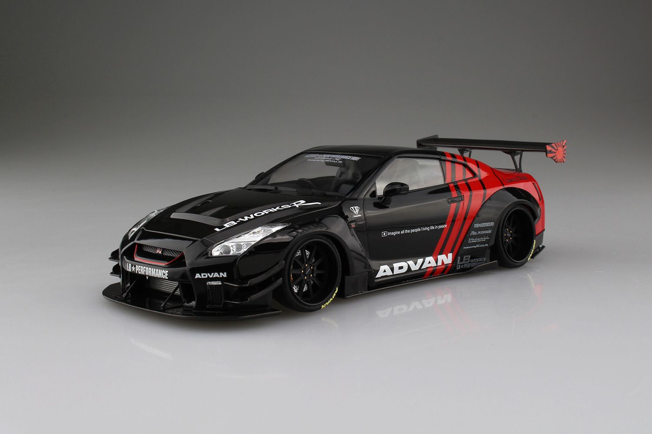 Aoshima Liberty Walk 1/24 Nissan R35 GT-R Type 2 Ver. 2 Plastic Model