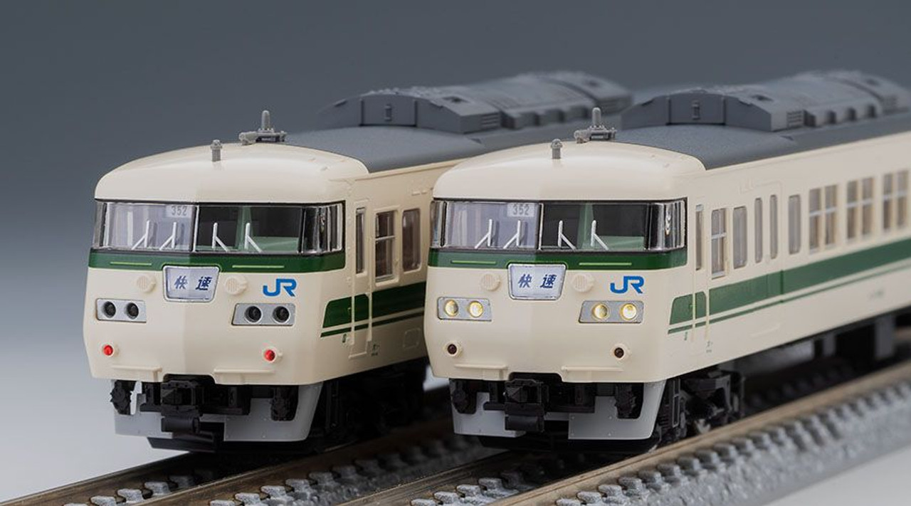 98733 JR Series 117-300 Suburban Train (Fukuchiyama Color) 6