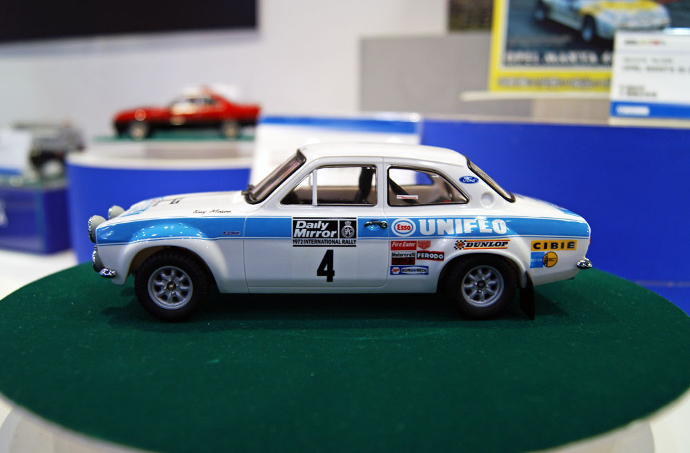 Aoshima (BELKitS) 97915 Ford Escort RS1600 Mk1 Roger Clark 1/24