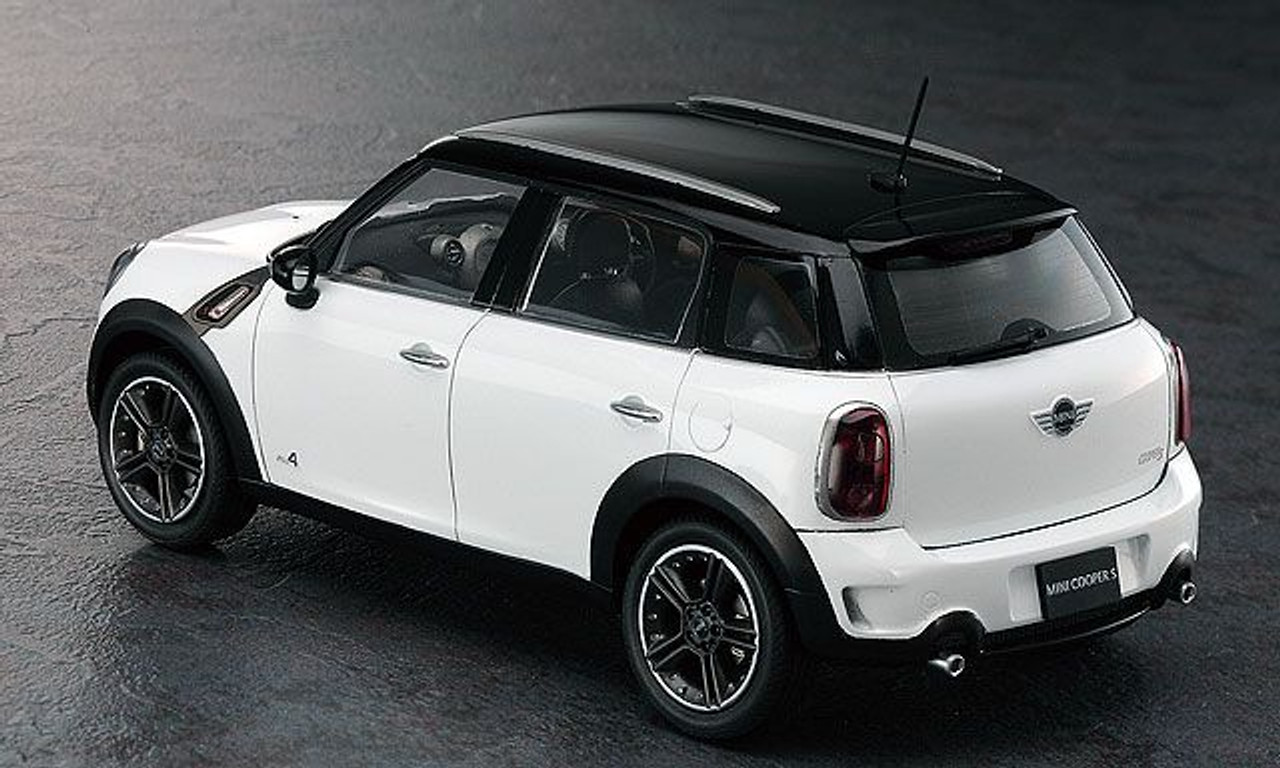1/24 Mini Cooper S Countryman All 4 Plastic Model