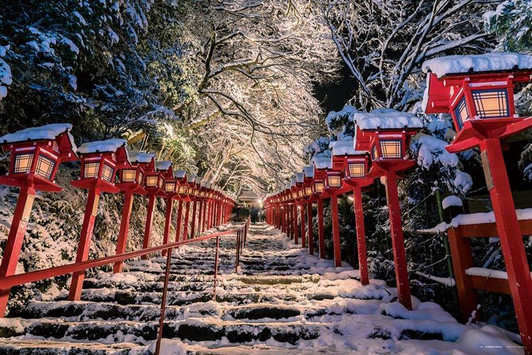 Yanoman 10-1435 Jigsaw Puzzle Winter Scenery Kifune Shrine Kyoto (1000 Pieces)