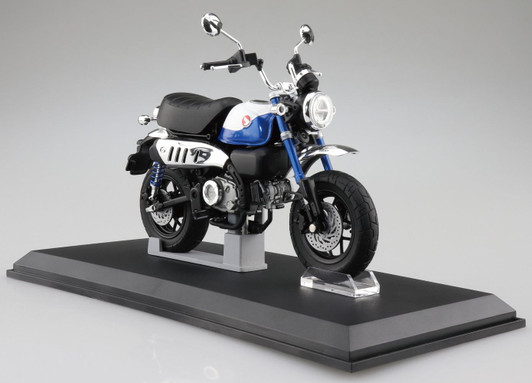 Aoshima SKYNET 1/12 Honda Monkey 125 '22 Pearl Glitter Ring Blue Finished Model