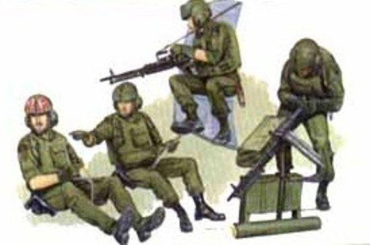  DRAGON 1/35 Vietnam War US Army Helicopter Crew Figure Set 4pcs. Plastic Model 