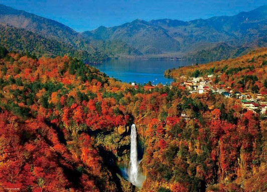 Beverly 600-015 Jigsaw Puzzle The shimmering autumn leaves and Kegon Falls (600 Pieces)