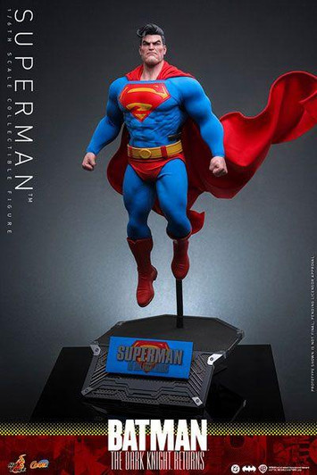  Hot Toys 1/6 Comic Masterpiece Superman Fully Poseable Figure (Batman: The Dark Knight Returns) 