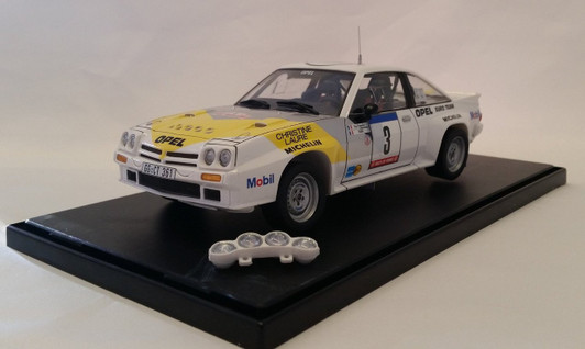Aoshima (BELKitS) 105498 Opel Manta 400 GR.B Guy Frequelin Tour de Corse 1984 1/24 Scale kit