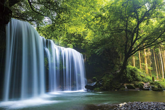 Yanoman Jigsaw Puzzle 10-1349 Nabegataki Falls Kumamoto Japan (1000 Pieces)