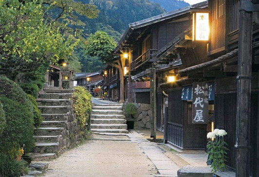 Epoch Jigsaw Puzzle 25-116 Tsumagojuku in Nagano (300 Pieces) Epoch Jigsaw Puzzle 25-116 Tsumagojuku in Nagano (300 Pieces)
