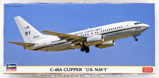 Hasegawa 10816 C-40A Clipper US Navy (Limited) 1/200 Scale Kit