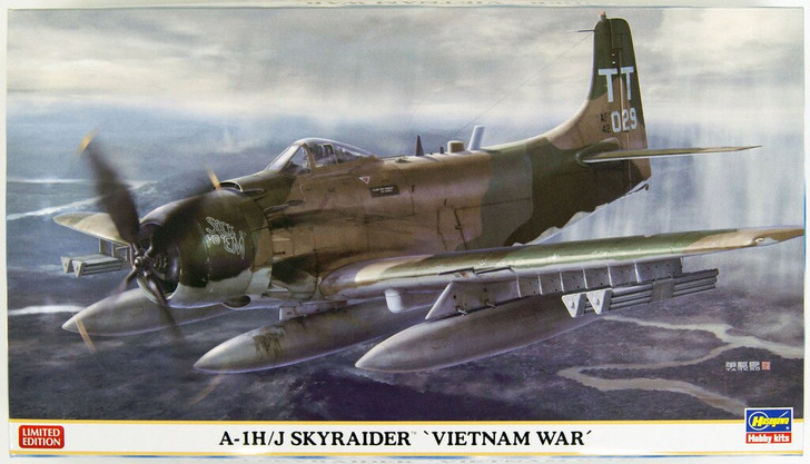 Hasegawa 02199 A-1H/J Skyraider Vietnam War 1/72 Scale Kit Limited Edition (4967834021990)