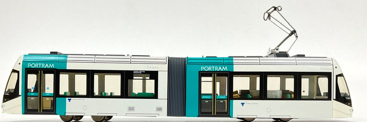 Endo Toyama Light Rail Type TLR0600 (Green/TLR0605) (HO scale)