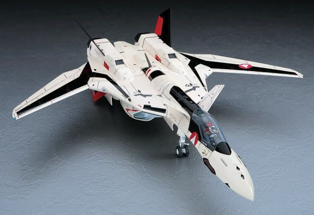 1/48 Macross Plus YF-19 Plastic Model