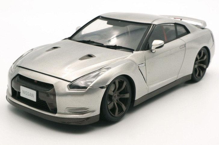 Fujimi Inch Up 1/24 Nissan GT-R Plastic Model