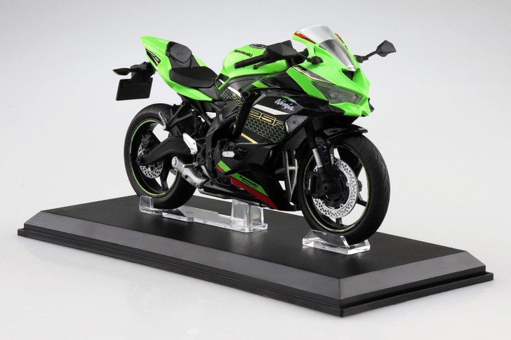 Aoshima SKYNET 1/12 KAWASAKI Ninja ZX-25R (Lime Green x Ebony) Finished Model