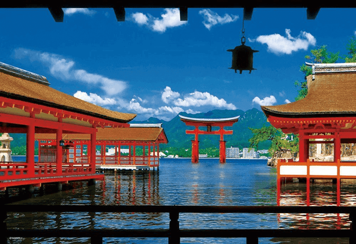 Beverly Jigsaw Puzzle 33-124 Japanese Scenery Itsukushima Shrine (300 Pieces) (4977524331247)