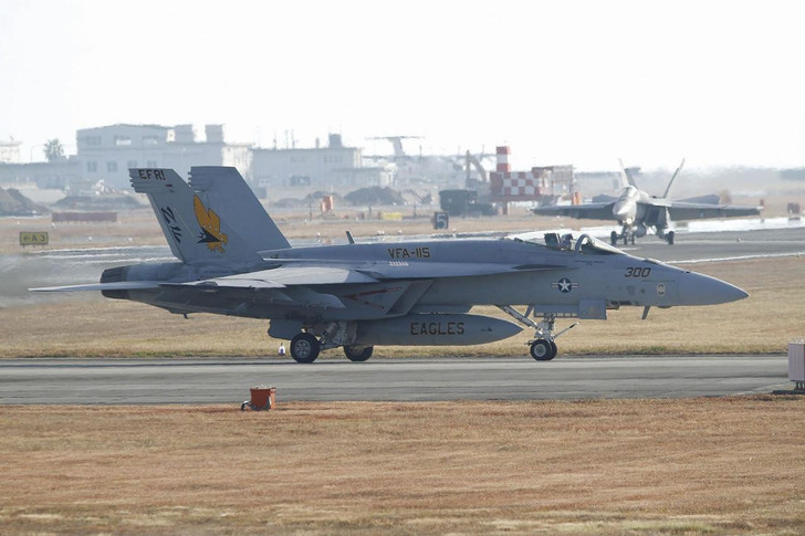 FA-18EスーパーホーネットVFA-115イーグルスNK-200 1/72 アメリカ海軍 艦上戦闘機 F/A-18E スーパーホーネット VFA-115