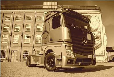 Other 1/24 Mercedes-Benz Actros MP4 Big Space Grand Prix Edition Plastic Model