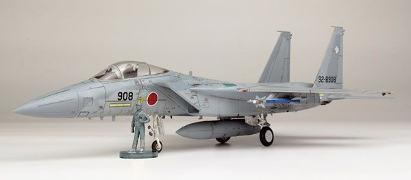 Platz 1/72 JASDF Fighter F-15J Eagle w/Eagle Pilot Figure Plastic Model