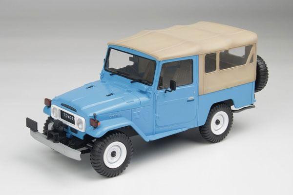  Platz 1/24 Toyota Landcruiser BJ-44 (Soft Top / Hard Top) Plastic Model 