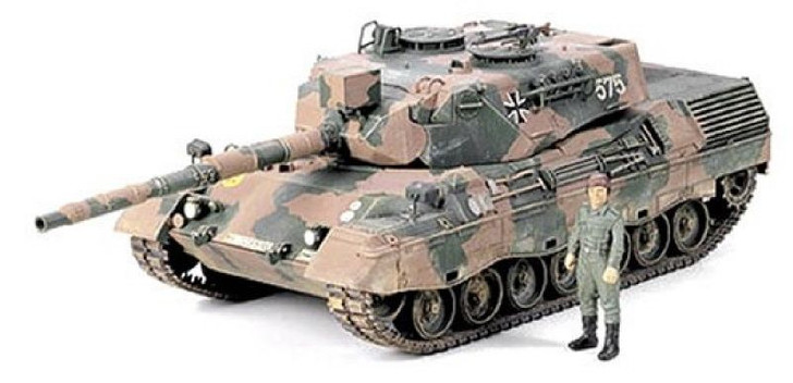 Tamiya 35112 West German Tank Leopard A4 1/35 Scale Kit (4950344992690)