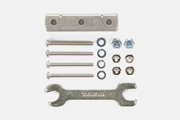 Tamiya 95346 Mini 4WD Mass Damper Block 8 x 8 x 32 mm Silver (4950344953462)