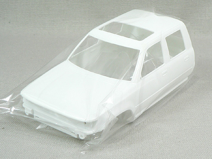 Aoshima 46623 Toyota Hilux Double Cab Lift-Up 1992(Pick Up Truck) 1/24 Scale Kit