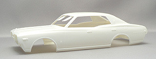 Aoshima 41390 Nissan 330 Cedric 4Dr HT2000 SGL-E 1/24 Scale Kit (4905083041390)