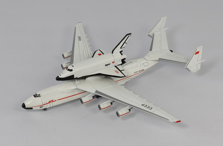 Pit-Road 1/700 Military Aircraft An-225 Mriya & Space Shuttle Buran Plastic Model