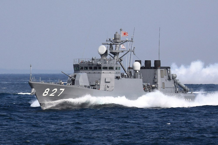 Pit-Road Skywave JB-22 JMSDF Missile Patrol Boat PG-827 Kumataka 1/350 Scale Kit (4986470017365)