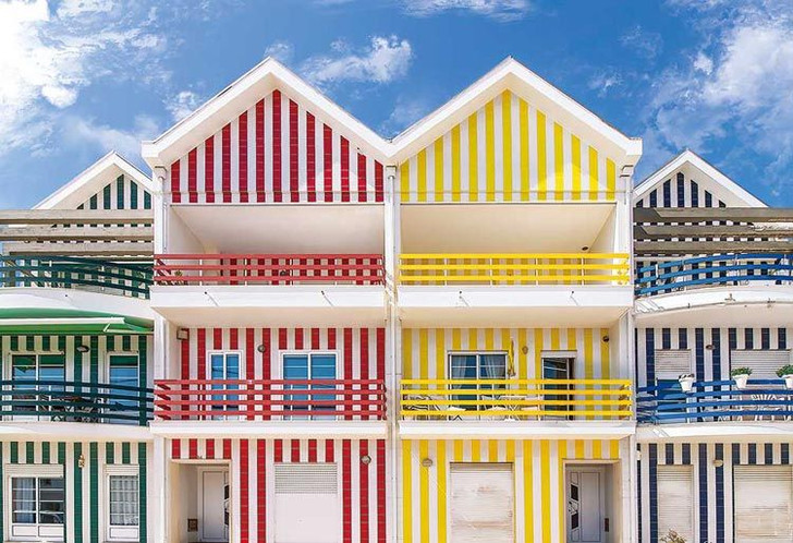 Epoch Jigsaw Puzzle Costa Nova In Portugal (300 Pieces)