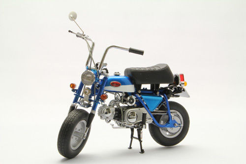 Ebbro 10021 Honda Monkey Z50Z (Blue) 1/10 Scale