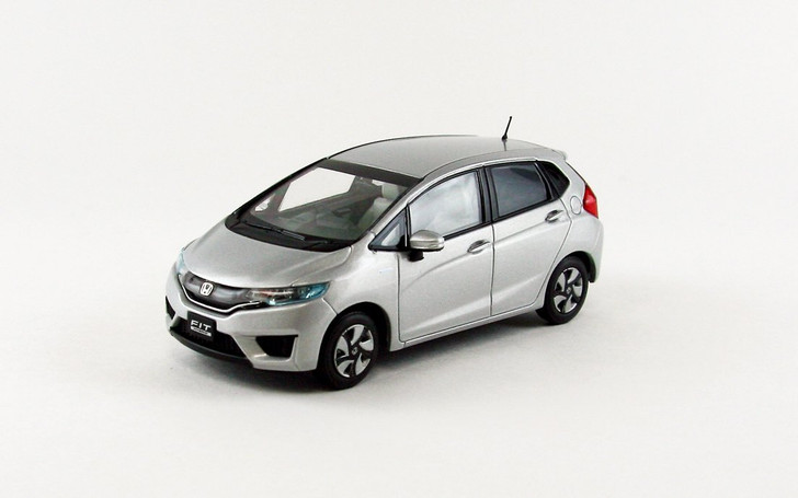 Ebbro 45140 HONDA FIT 3 HYBRID Alabaster Silver Metallic 1