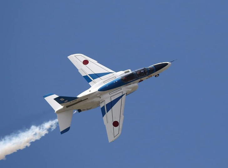 Platz 1/100 Japan Air Self-Defense Force T-4 Blue Impulse 2021 Plastic Model Kit