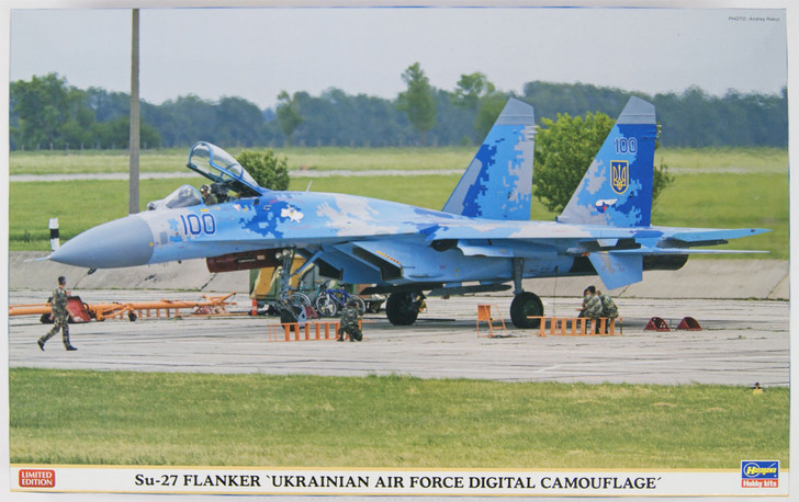 Hasegawa 02166 Su-27 Flanker Ukrainian Air Force Digital Camouflage 1/72 Scale Kit (4967834021662)