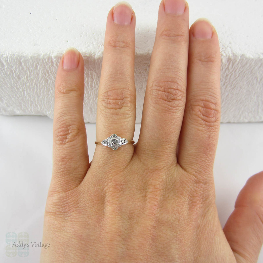 Edwardian Diamond Engagement Ring, Five Stone Delicate Diamond Engagement Ring in 9 Carat Gold & Platinum, Circa 1900s.